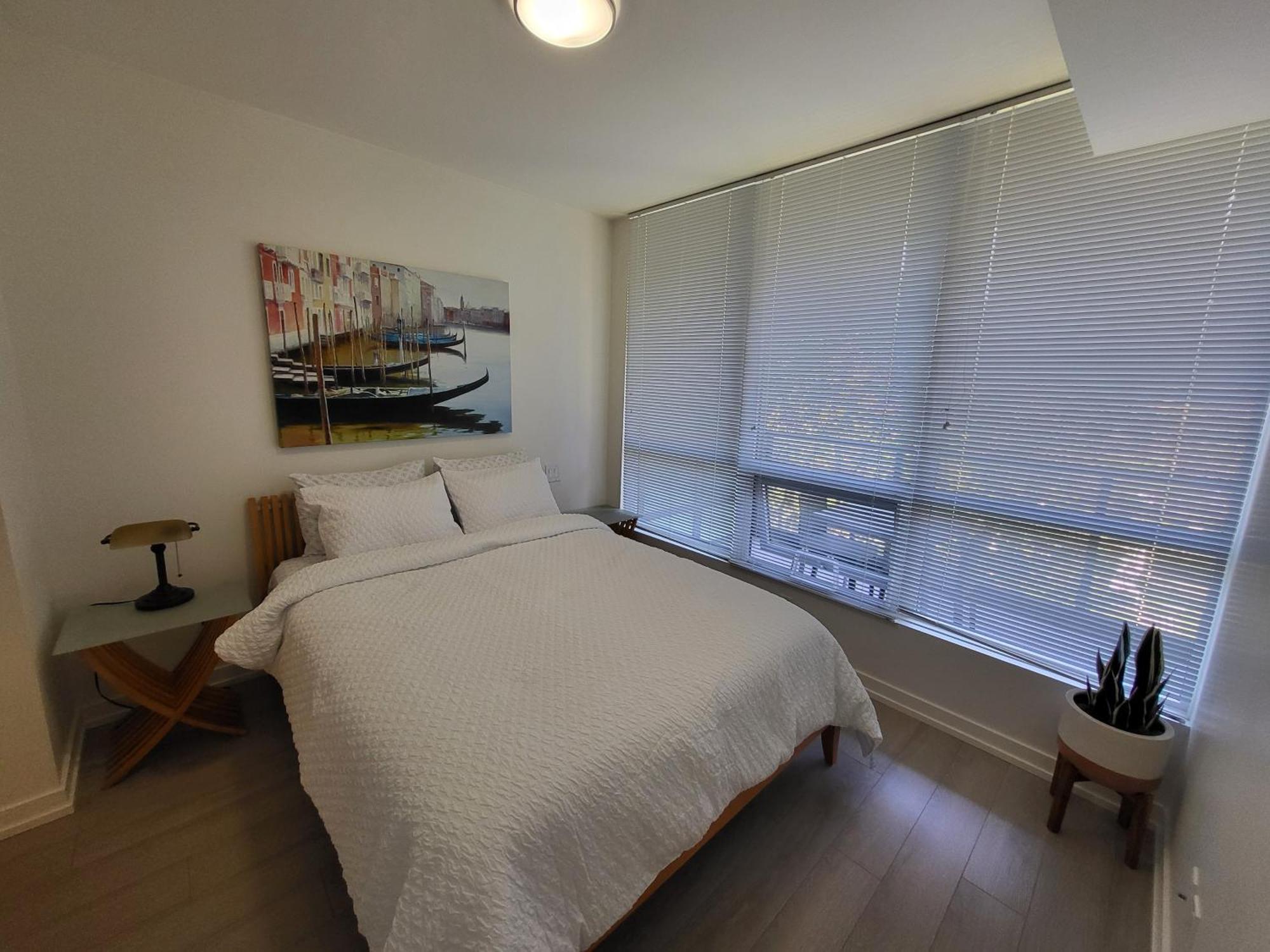 Your Perfect Escape - Modern Landmark Condo In Downtown Calgary - Free Parking- Premium Location מראה חיצוני תמונה